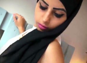 Arabian stunner cam hijab model